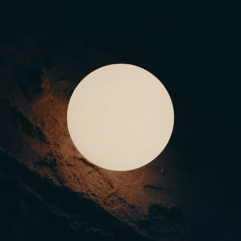 Embrace the Darkness – Single